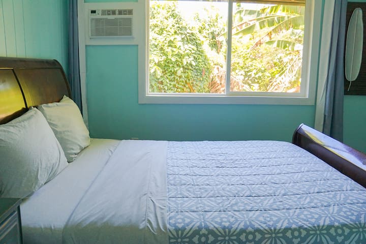 Private, Quiet, & Clean North Shore Bedroom