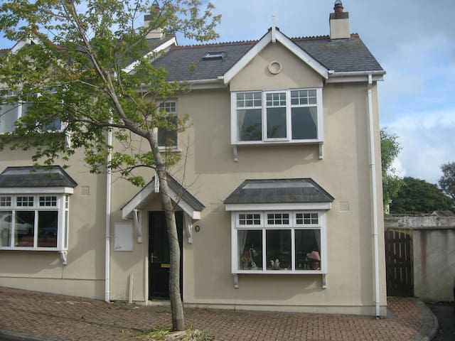 Cozy house located 100 metres from the beach