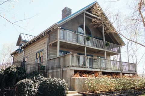 Hilltop Cabin on Center Hill Lake