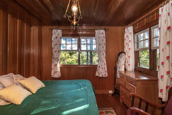 غرفة وردية زخرفة سرير خشبي بمقاس كينج