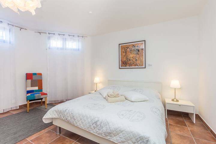 საძინებელი 4