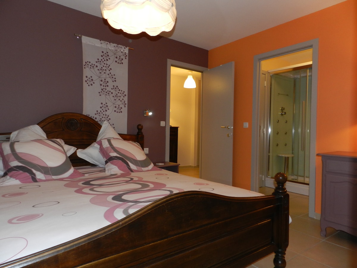 凯瑟琳下层卧室 
卫生间。La Grenouillère Haut de France。Thiérache