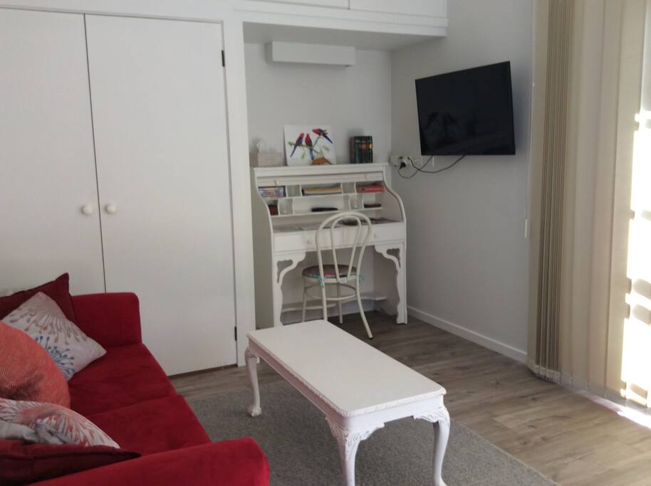 2nd TV in lounge/dining area