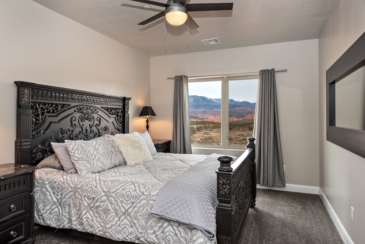 One of the king size bedrooms with an amazing view, & walk-in closet big enough for a pack-n-play+.