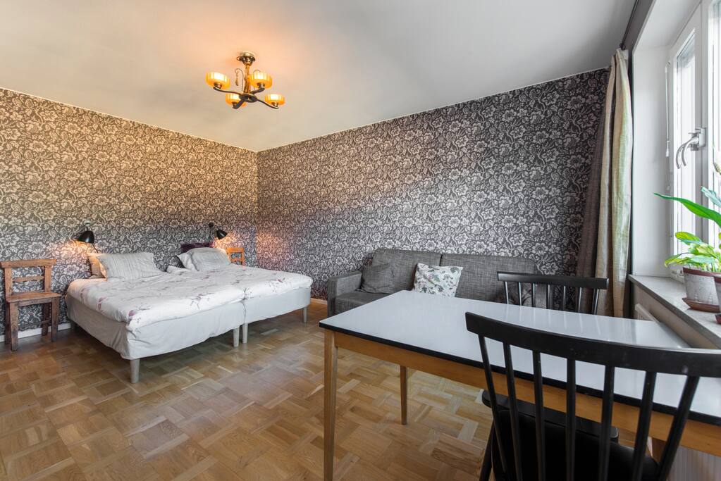 One room studio with two 90 cm beds and a 140 cm sofa bed for 2.