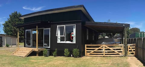 Black Beauty - A Multi Family Escape for 12 & Spa!