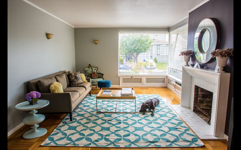 Pet Friendly, Gem of a House 5 mins to beach & SF