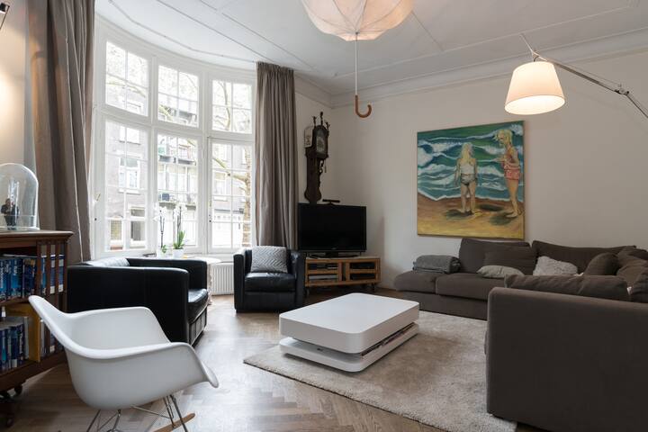 Luxury monumental 3 floor house gallery image 3