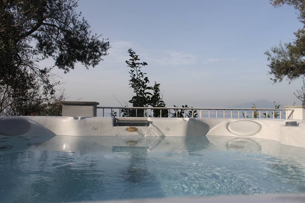 Jacuzzi