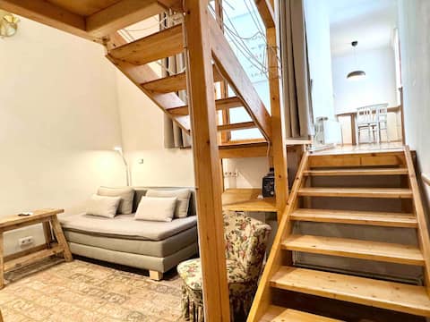 #2 loft apartment on 3 levels, exceptional!