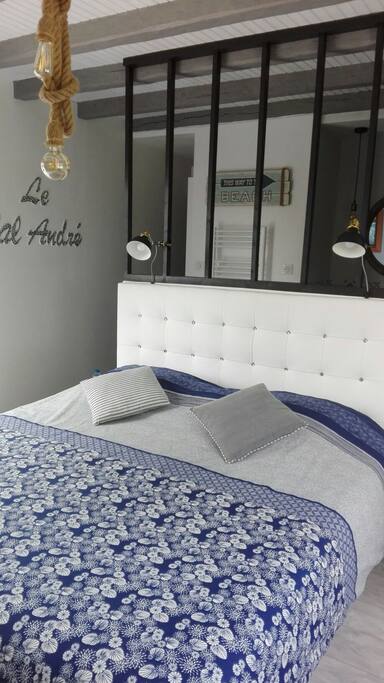 la chambre avec sont lit King Size (180x200)