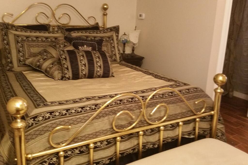 Queen size bed