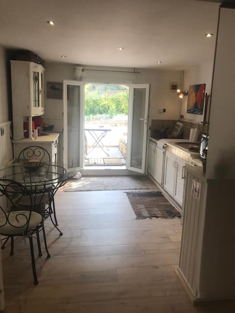 Top performing Airbnb: Quiet villa with air-conditioned accommodation for 4 people and pool in Roquebrune Sur Argens