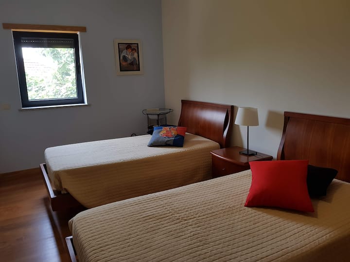 Quarto 2  (חדר שינה - 2)