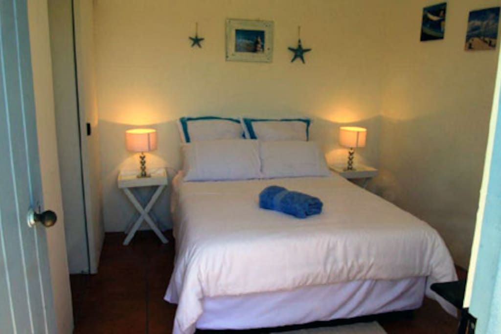 One of Pikkie Cottage's double, en suite rooms. We offer 4 rooms.