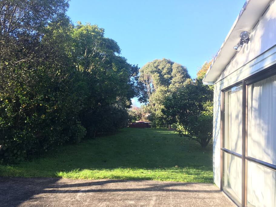 Front lawn towards the entrance