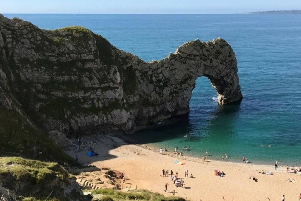 Durdle Door 20 Minutes drive