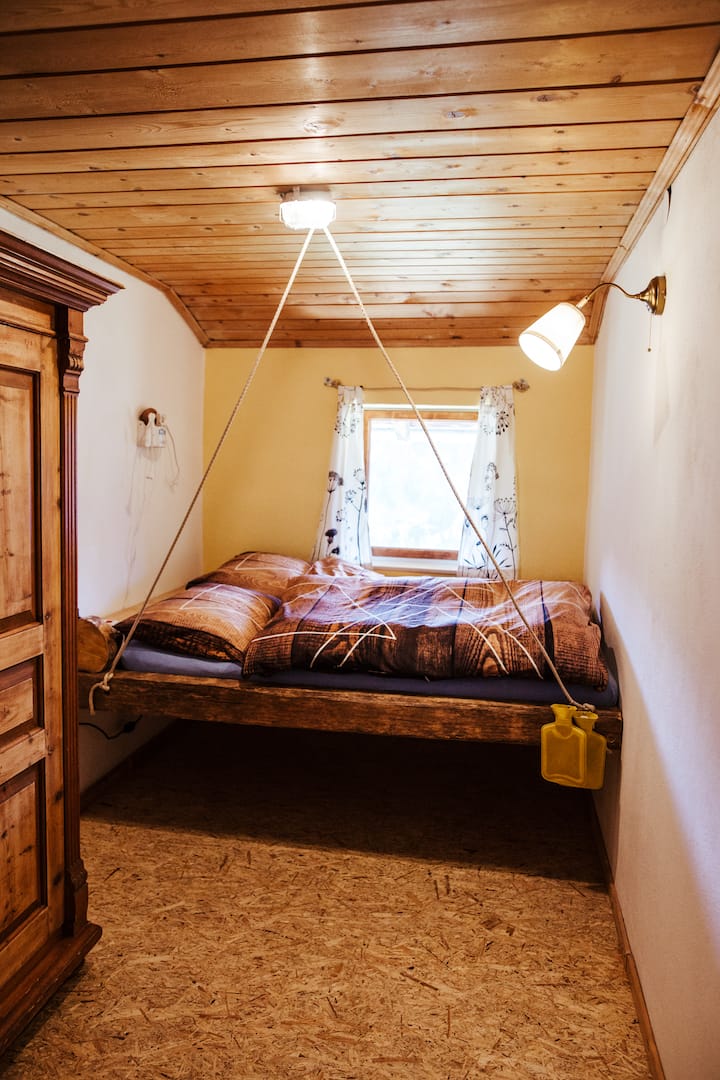 Manowari ya Manjano - Chumba cha Watu Wawili