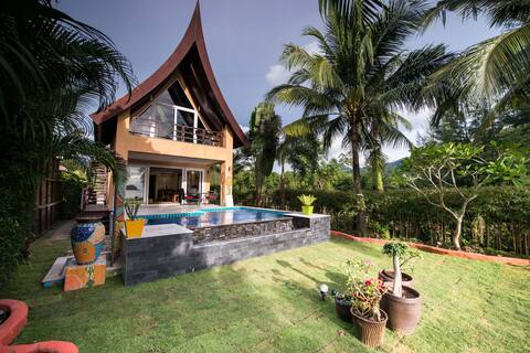 Villa Manipura, beachfront with pool