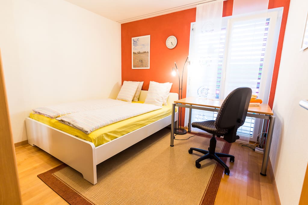 Queen Size Bed (160x200cm)