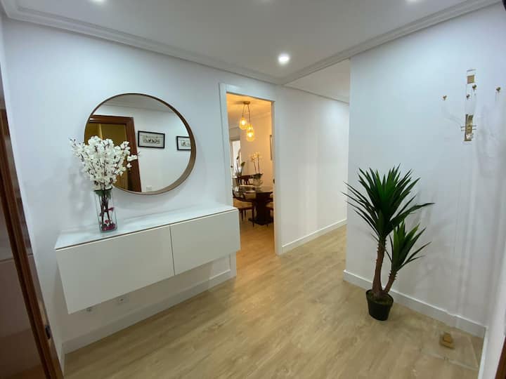 Fabulosa Estancia,  Reformado Y  Plaza De Parking - Santander