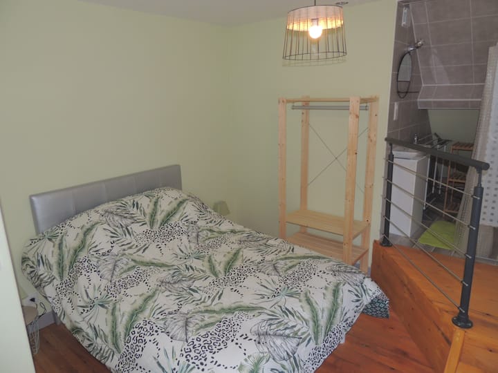 chambre 3 : lit 140 + douche