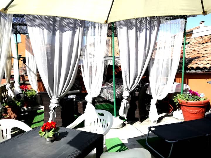 Very spacious room with Magnificent Terrace Solarium Bologna, Italy
