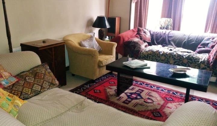 Detached Victorian House, 4 Bedrooms, 6 Beds - London City Airport (LCY)