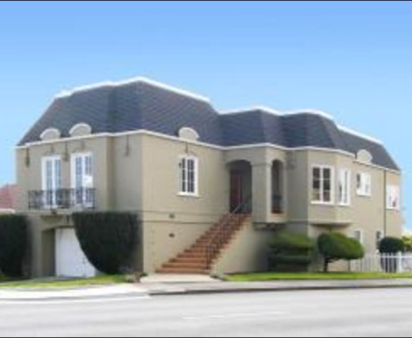 2500 square foot detached house