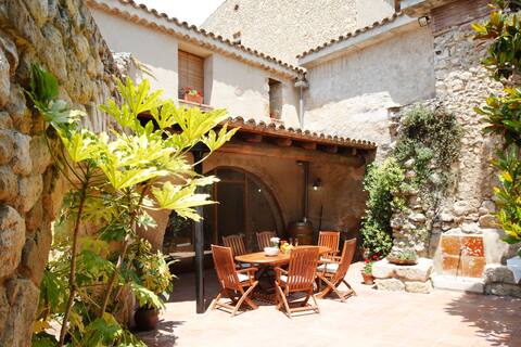 Big Cottage in Wine area (for 22 people)