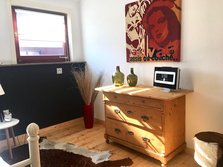 Dhoma e gjumit 2, me krevat dopio "Queen" (140 cm x 200 cm)