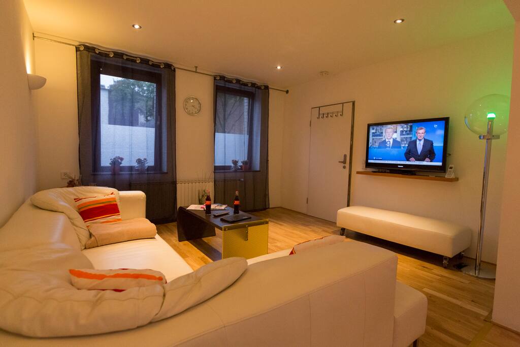Wohnzimmer und Flat-TV