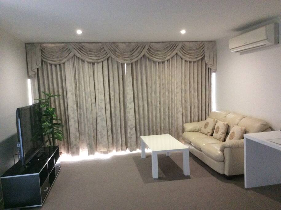 Lounge & TV