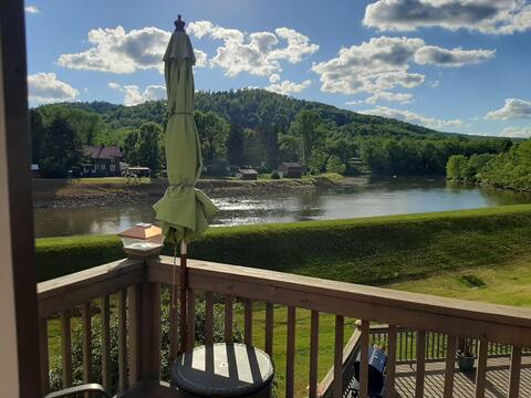 Turkeyfoot riverview apartment.