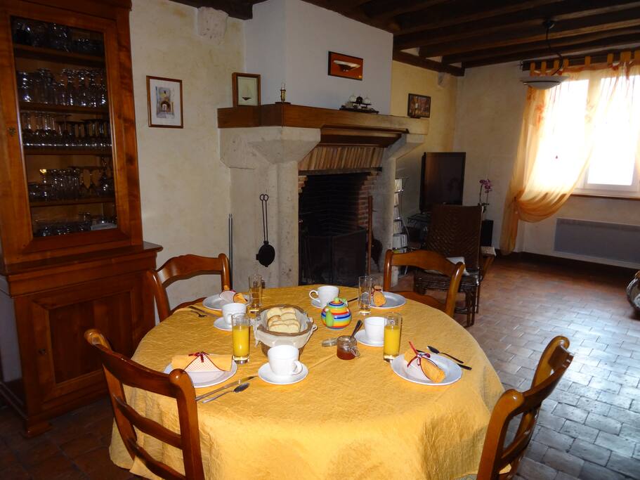 Petit déjeuner au coin du feu