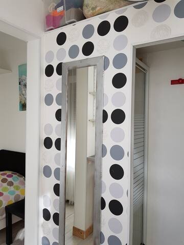 100m gare, centre petite chambre privée 1er étage