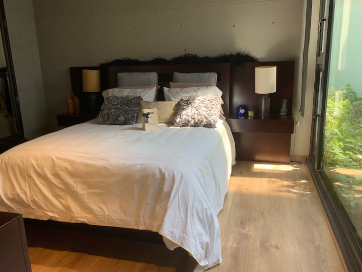 Chambre avec menu oreiller et cadeau pour les voyageurs.