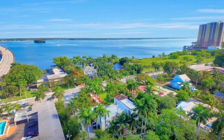 The Cottage by Mizner