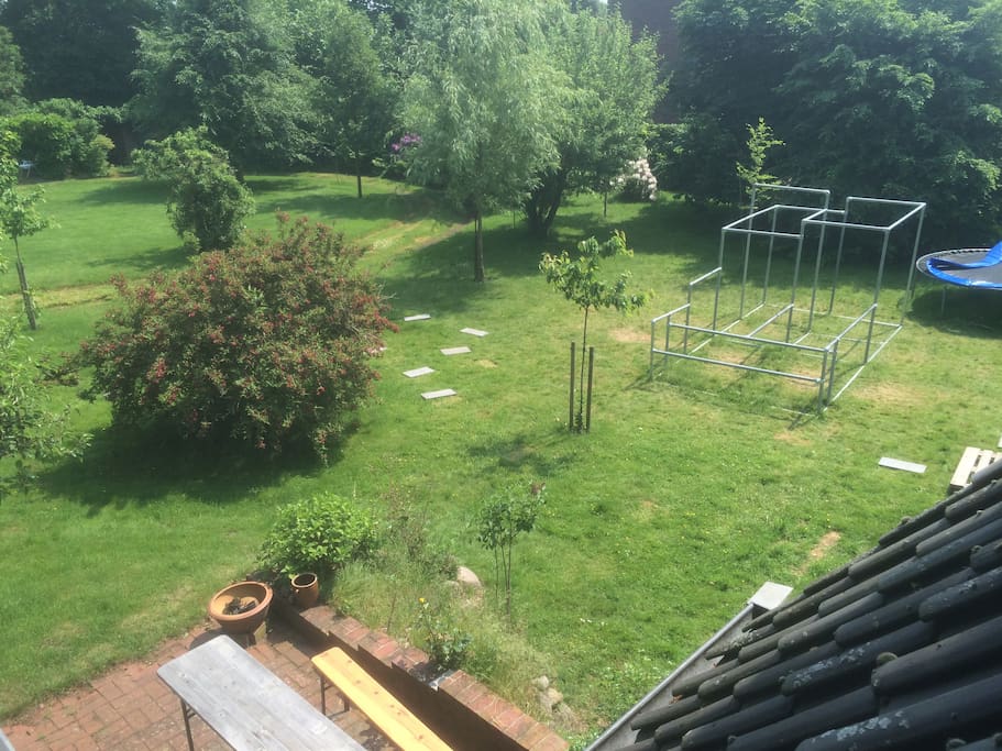 Der Garten vom Balkon