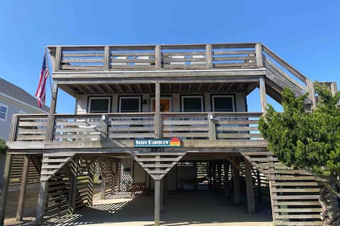 Popular Airbnb listing: Amazing Location, very short walk to beach! in Nags Head
