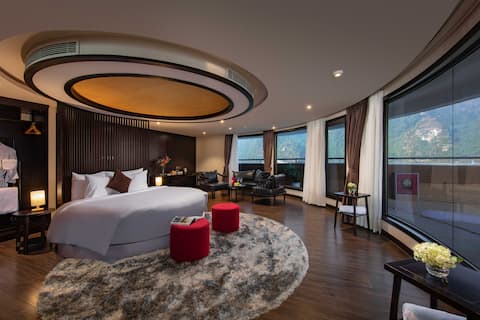 President Suites150m2-PRVJacuzzi