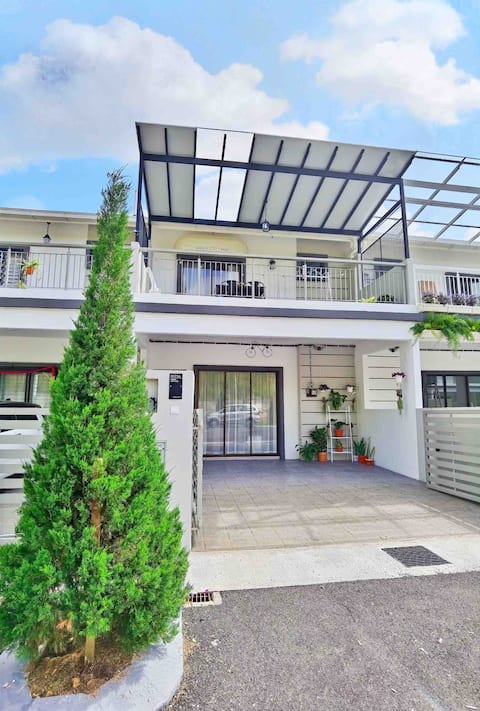 Homie Cottage 2 Storey Landed House (NightMarket)