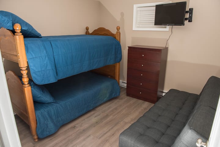 Camera da letto al piano di sotto 2