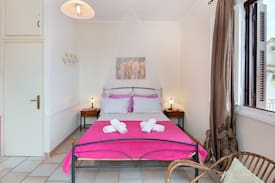 Mermaid Cottage Houses For Rent In Loggos