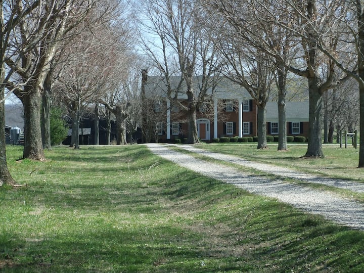 Country Escape House Farm stays for Rent in Bradfordsville, Kentucky