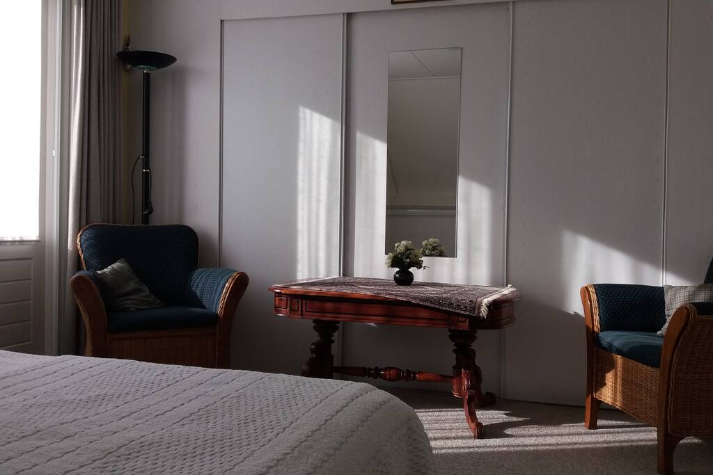 De zit-slaapkamer