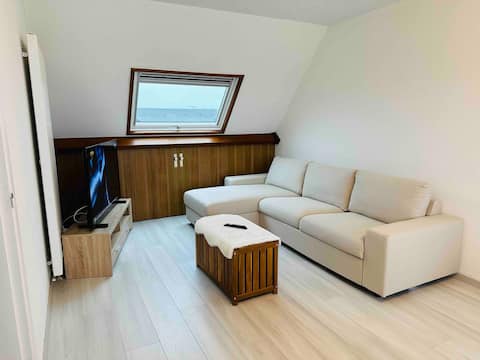Popular Airbnb listing: Sea view apartment in Grandcamp Maisy