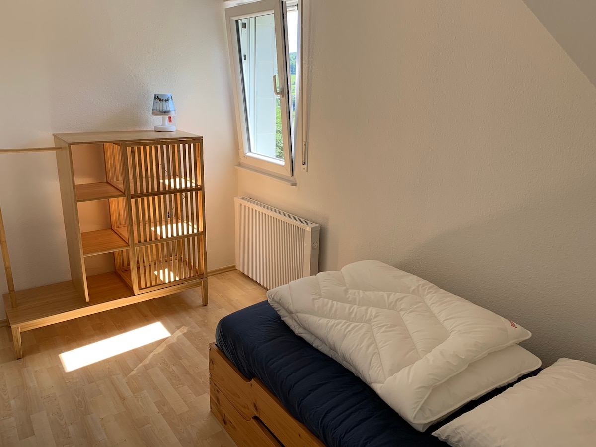 Sonnen durchflutetes Zimmer für 1-2 Personen (Stapelbett)