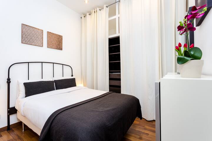 Bedroom 1 (double bed)