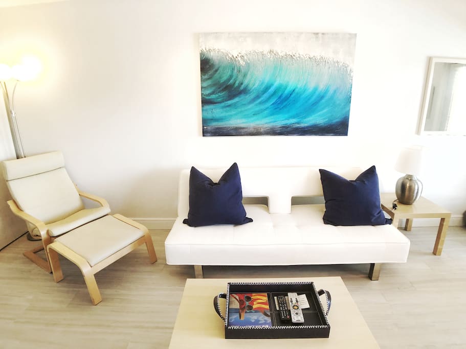 Aloha studio # 20 (Renovated) living room